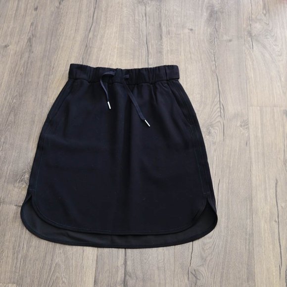 lululemon athletica Dresses & Skirts - Lululemon On The Fly skirt 4 black